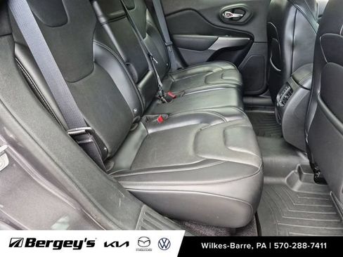 Used 2019 Jeep Cherokee Limited AWD/4WD image 26