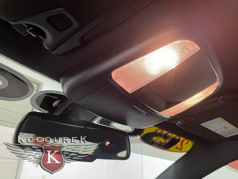 Used 2023 Dodge Charger SXT w/ Blacktop Package image 17