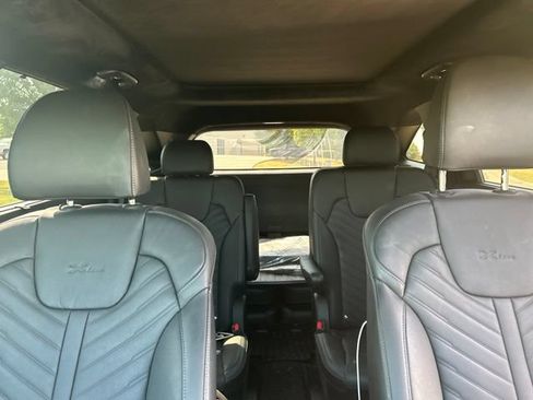 Used 2025 Kia Sorento SX Prestige AWD/4WD image 12