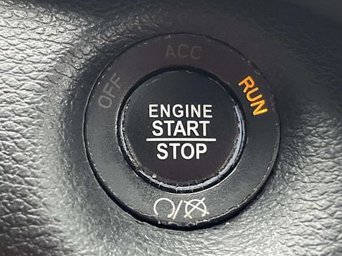 Used 2020 Jeep Cherokee Latitude Plus image 26