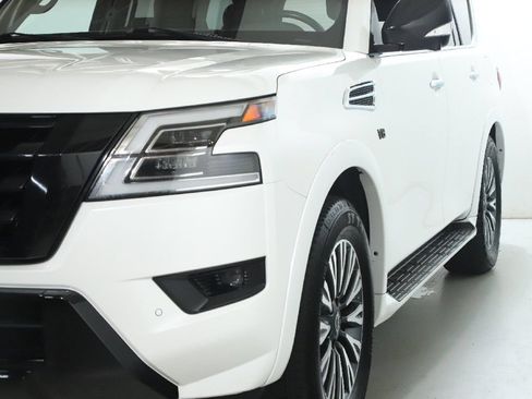 Used 2022 Nissan Armada SL w/ Midnight Edition Package RWD image 5