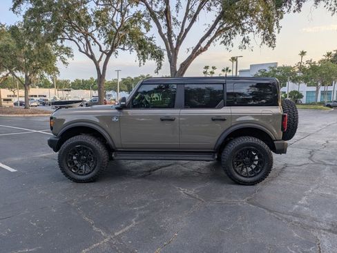 Used 2025 Ford Bronco Outer Banks AWD/4WD image 2