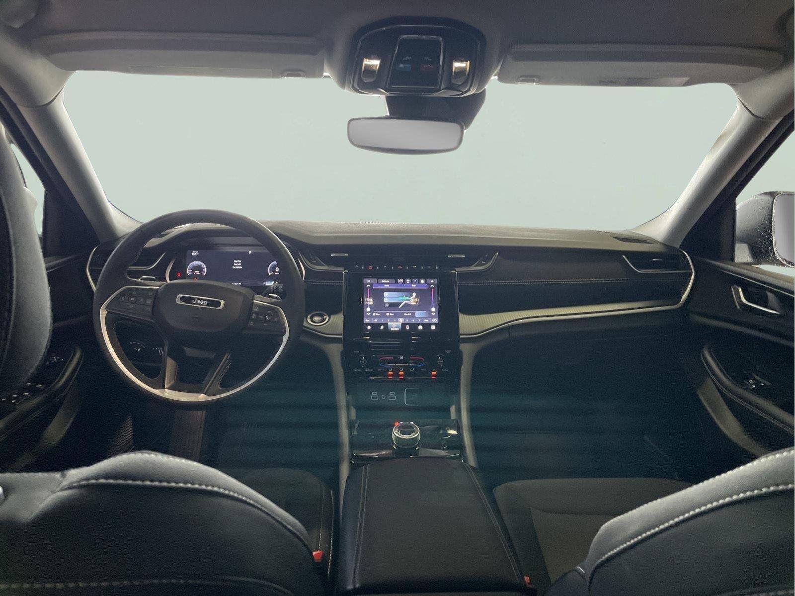 Used 2023 Jeep Grand Cherokee L Laredo AWD/4WD image 19
