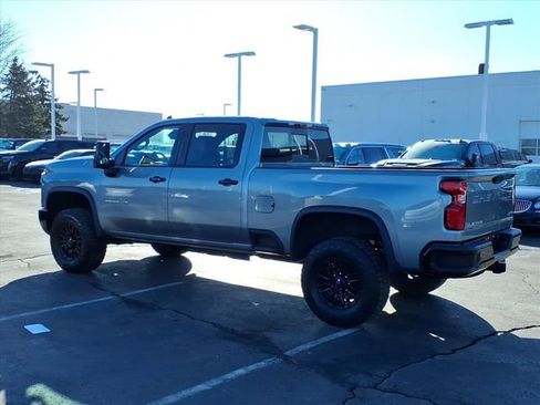 Used 2024 Chevrolet Silverado 2500 ZR2 image 9