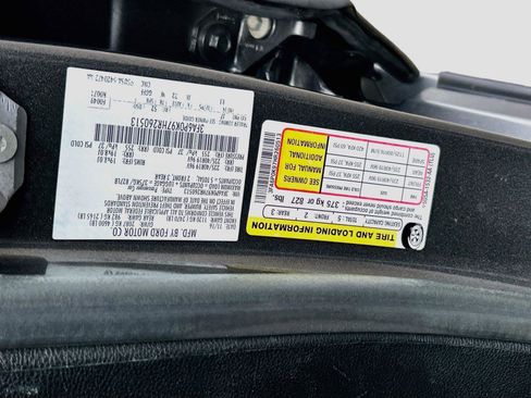 Used 2017 Ford Fusion Titanium FWD image 39