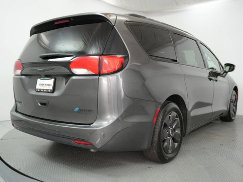 Used 2019 Chrysler Pacifica Limited w/ Advanced Safetytec Group image 9