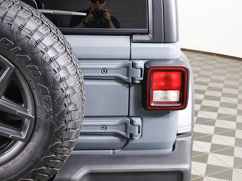 Used 2026 Jeep Wrangler Unlimited Sport AWD/4WD image 13