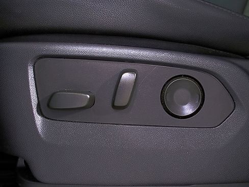 Used 2022 Chevrolet Silverado 1500 ZR2 image 21