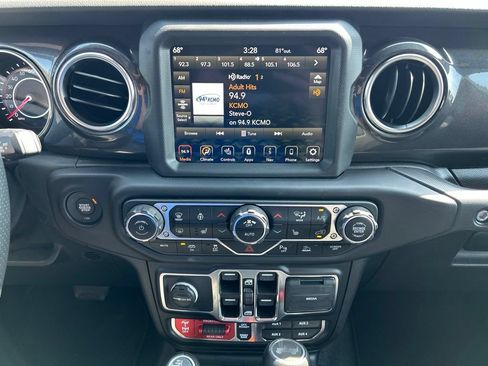 Used 2021 Jeep Wrangler Unlimited Rubicon w/ Trailer Tow Package AWD/4WD image 27