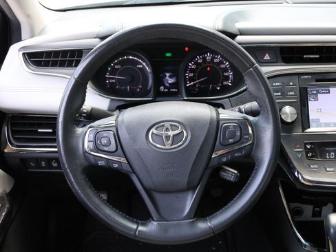 Used 2018 Toyota Avalon XLE Premium w/ All Weather Liner Package FWD image 17