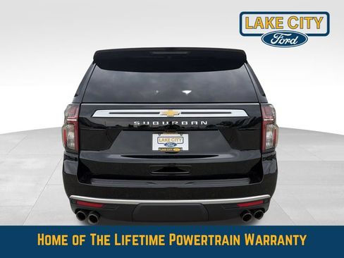 Used 2024 Chevrolet Suburban High Country AWD/4WD image 4