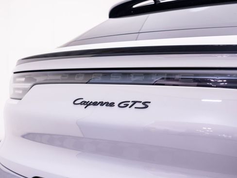 Used 2022 Porsche Cayenne GTS AWD/4WD image 40