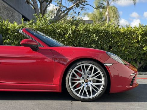 Used 2018 Porsche 718 Boxster S image 23