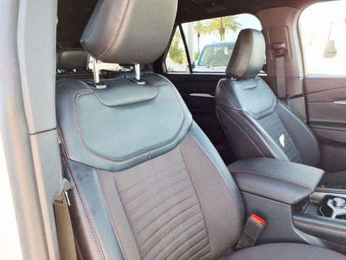 Certified 2025 Ford Explorer ST-Line w/ Premium Package AWD/4WD image 12