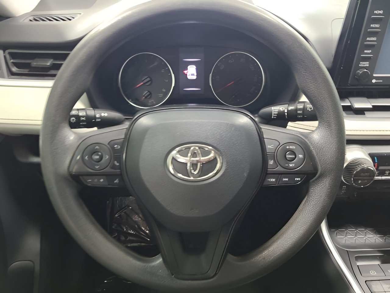 Used 2020 Toyota RAV4 XLE AWD/4WD image 24