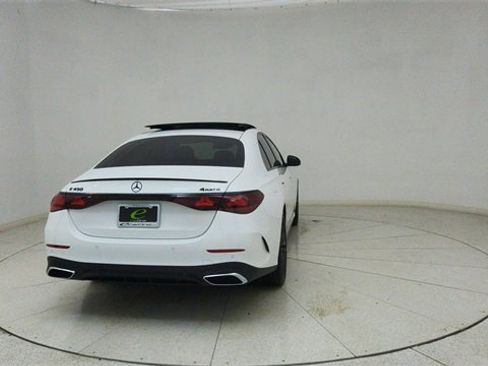 Used 2024 Mercedes-Benz E 450 4MATIC Sedan w/ Airmatic Package image 75