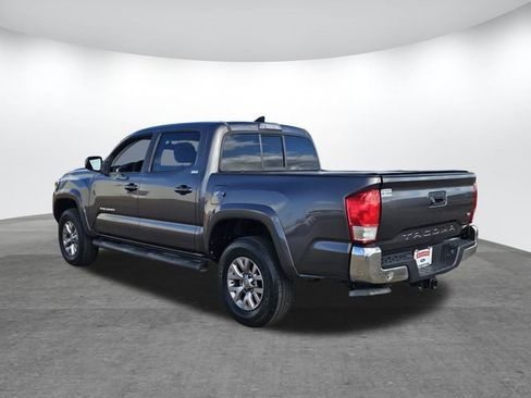 Used 2017 Toyota Tacoma SR5 image 6
