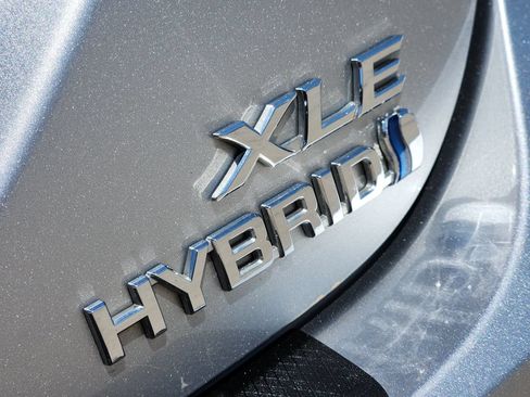 Certified 2022 Toyota Camry XLE w/ Cold Weather Package FWD image 12