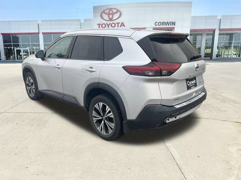 Used 2021 Nissan Rogue SV w/ Premium Package AWD/4WD image 3