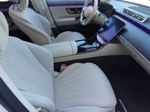 Used 2023 Mercedes-Benz S 580 4MATIC Sedan image 9