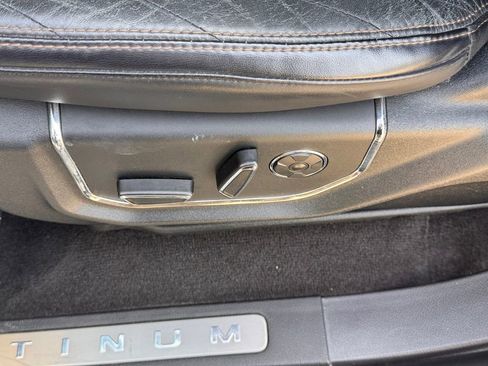 Certified 2019 Ford Expedition Platinum RWD image 19