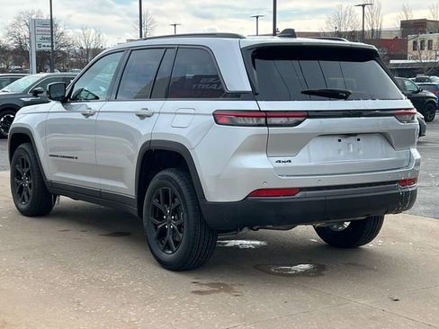New 2026 Jeep Grand Cherokee Altitude AWD/4WD image 8