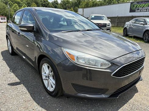 Used 2016 Ford Focus SE FWD image 6