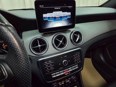 Used 2019 Mercedes-Benz CLA 250 4MATIC image 21