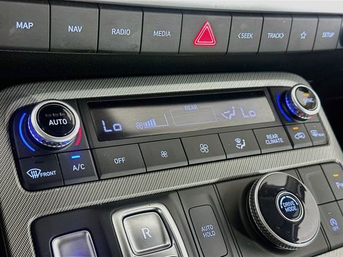 Used 2025 Hyundai Palisade SEL FWD image 24