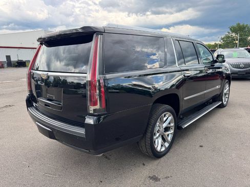 Used 2017 Cadillac Escalade ESV Platinum AWD/4WD image 5