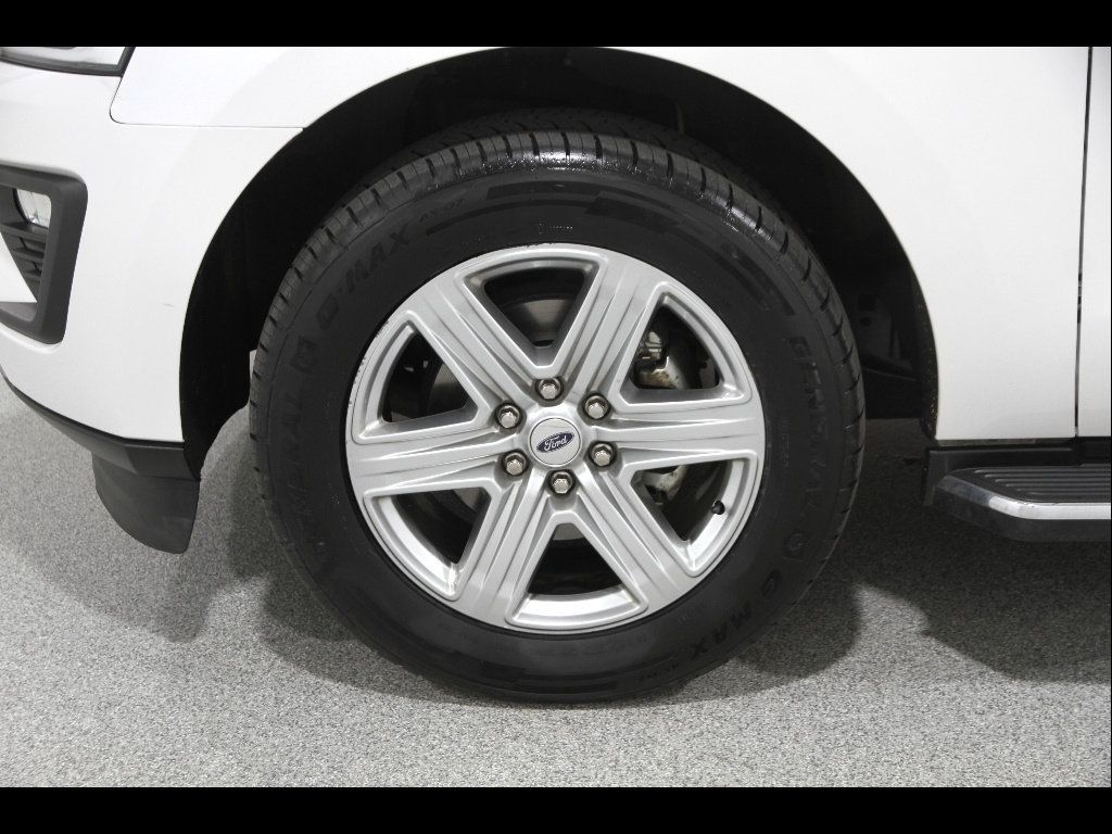 Used 2019 Ford Expedition XLT w/ Equipment Group 202A AWD/4WD image 25