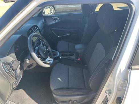 Used 2022 Kia Soul S image 13