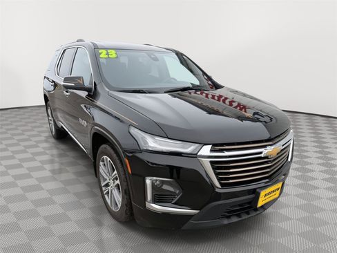 Used 2023 Chevrolet Traverse High Country w/ LPO, Floor Liner Package AWD/4WD image 2