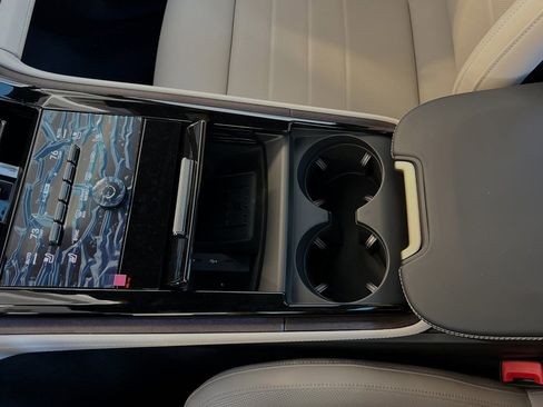 Used 2024 Porsche Panamera 4 image 27