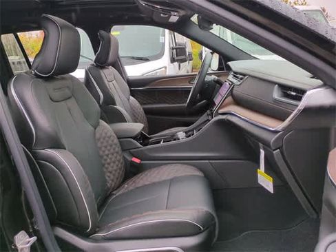 New 2025 Jeep Grand Cherokee Summit image 23