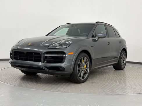 Used 2020 Porsche Cayenne Turbo S AWD/4WD image 1