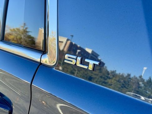 Used 2018 GMC Yukon SLT w/ Premium Edition image 16