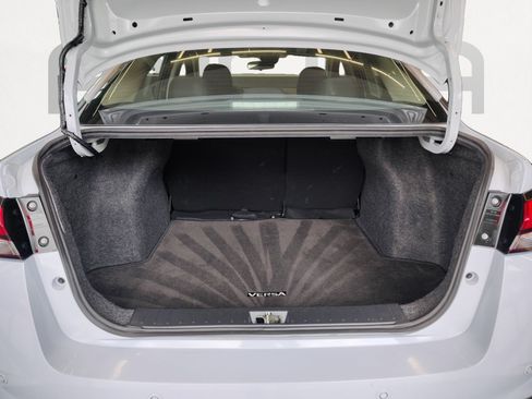 Used 2024 Nissan Versa SR FWD image 14