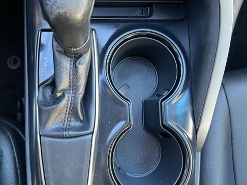 Used 2018 Toyota Camry L image 27