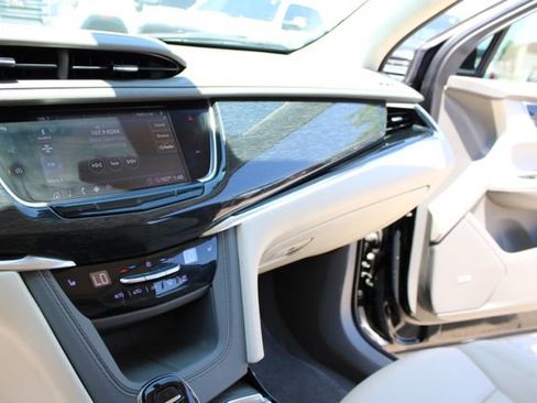 Used 2020 Cadillac XT6 Premium Luxury FWD image 18