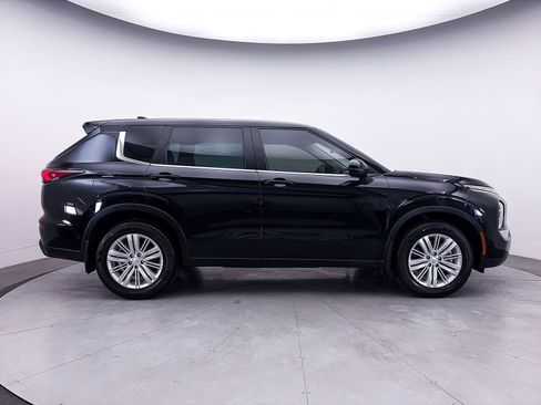 Used 2023 Mitsubishi Outlander ES FWD image 37