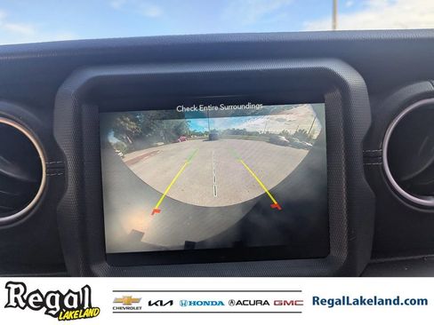 Used 2022 Jeep Wrangler Unlimited Sahara image 18