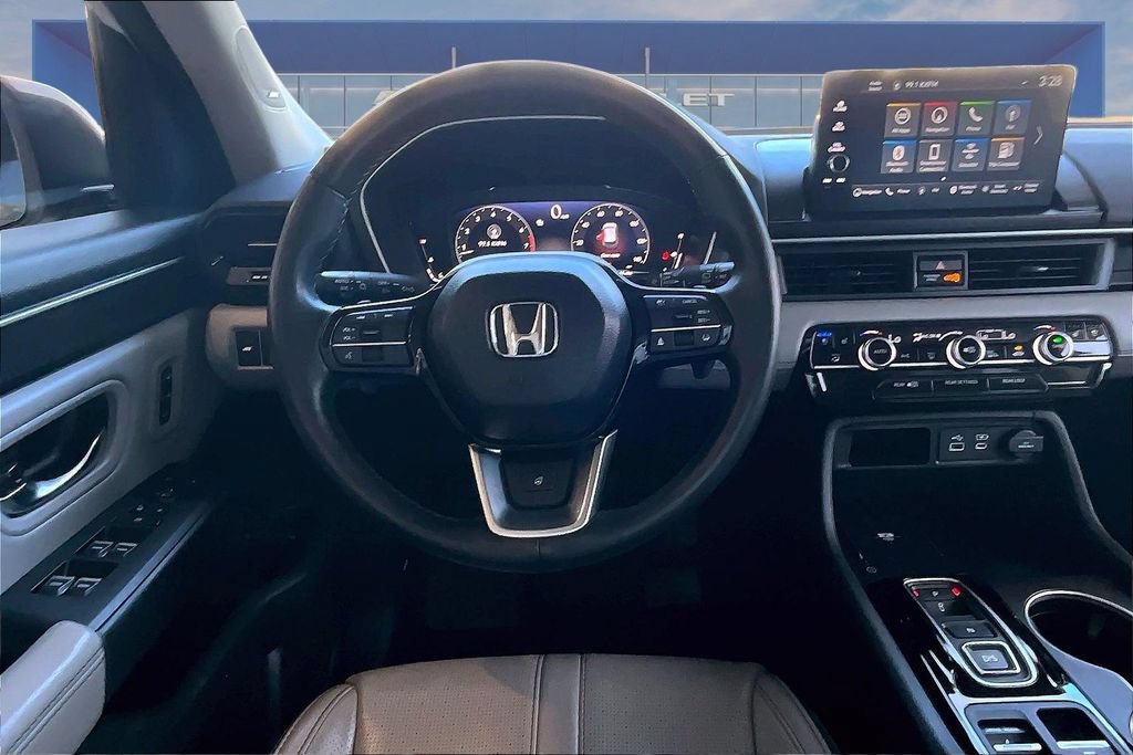 Used 2024 Honda Pilot Elite image 2