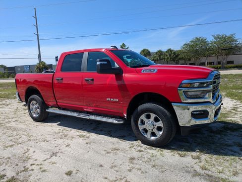 Used 2026 RAM 2500 Big Horn AWD/4WD image 2