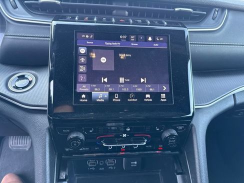 Used 2024 Jeep Grand Cherokee Altitude AWD/4WD image 16