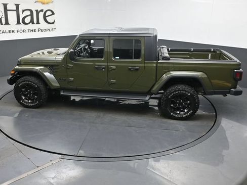 Used 2023 Jeep Gladiator Sport AWD/4WD image 41