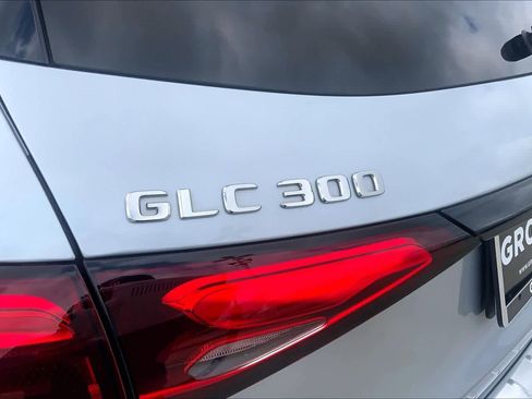 Used 2025 Mercedes-Benz GLC 300 image 9
