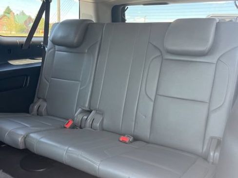 Used 2018 Chevrolet Suburban LT AWD/4WD image 36