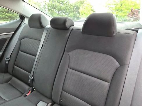 Used 2018 Hyundai Elantra SEL FWD image 34