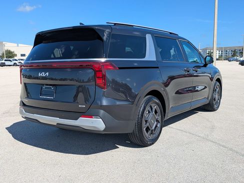 Certified 2025 Kia Carnival EX FWD image 5